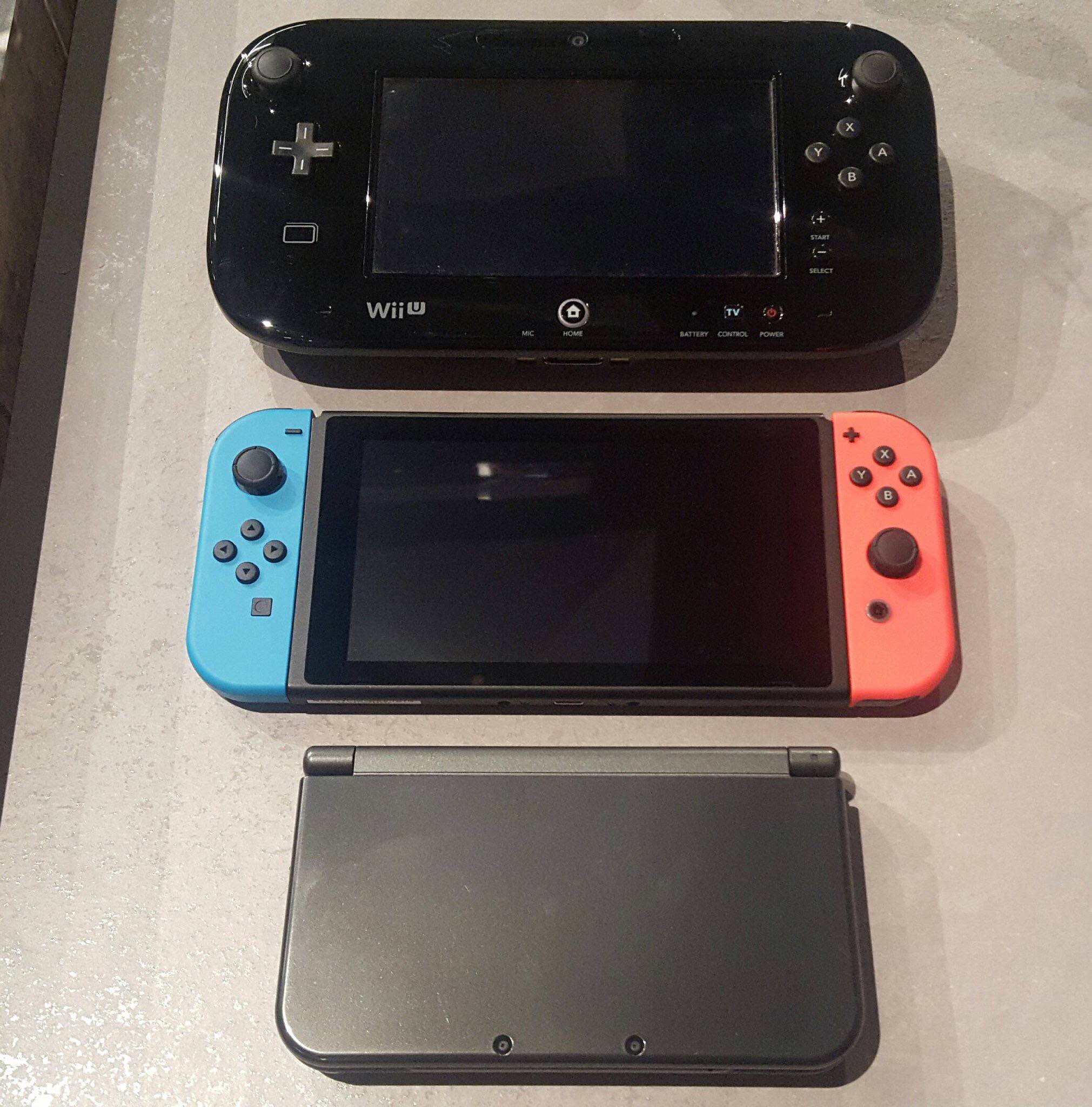 【任天堂スイッチ】「デカすぎ」と話題のWiiU・3DS・Switchの大きさ比較画像がこちら