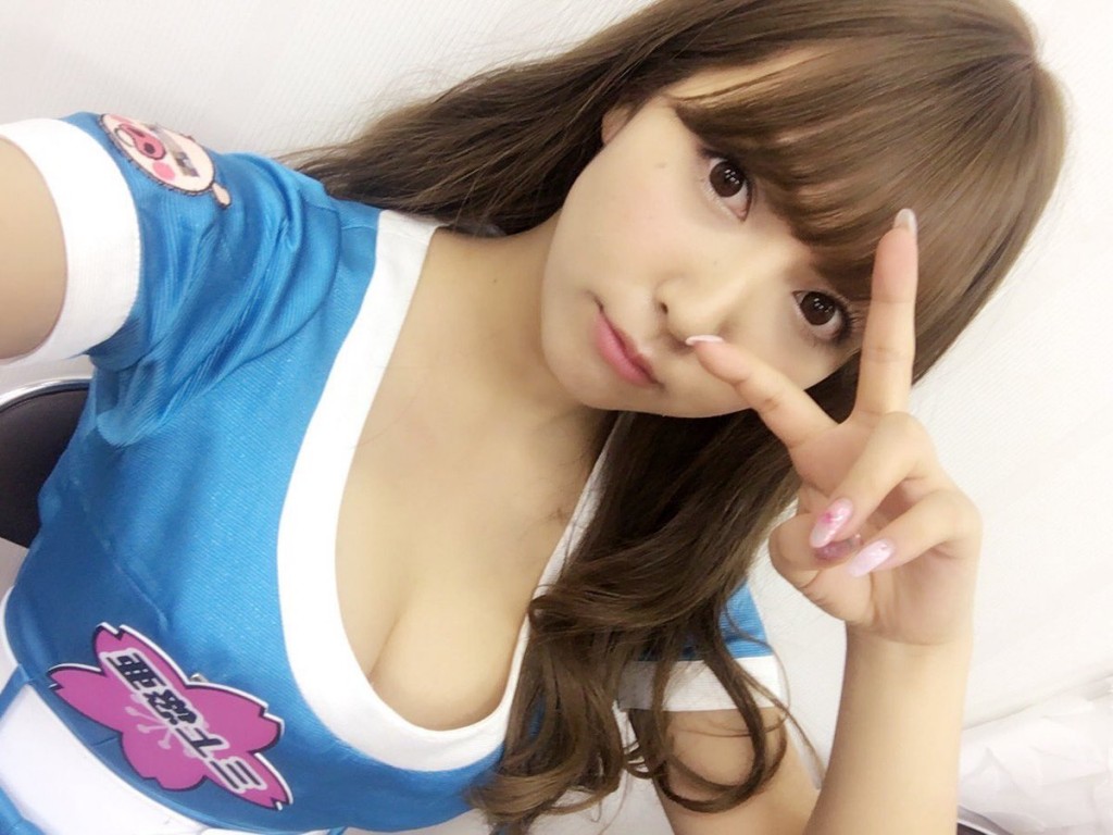 三上悠亜